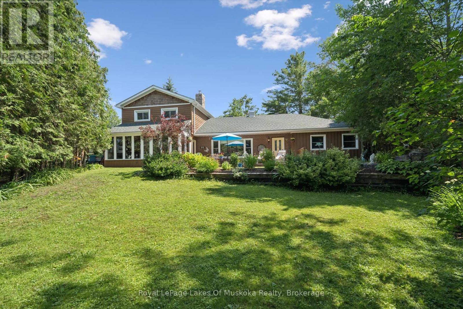 1012 Grey Street, Muskoka Lakes, Ontario  P0C 1A0 - Photo 1 - X13542050