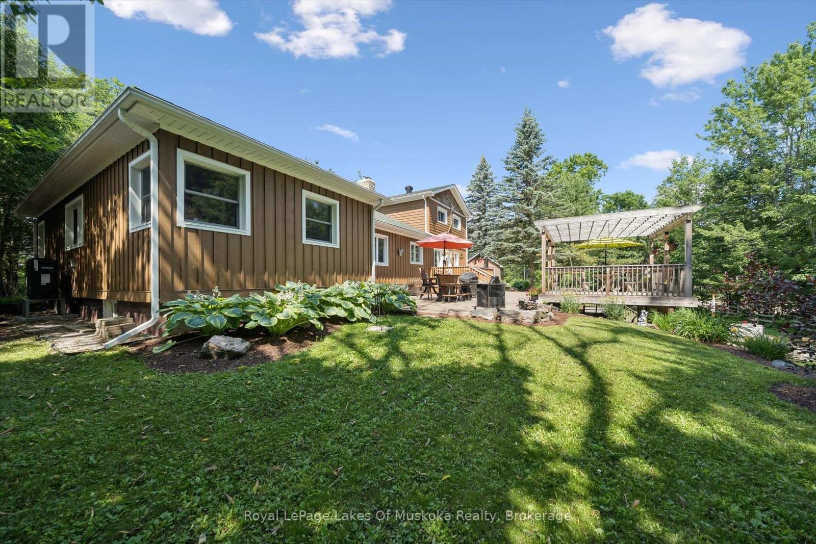 1012 Grey Street, Muskoka Lakes, Ontario  P0C 1A0 - Photo 2 - X13542050