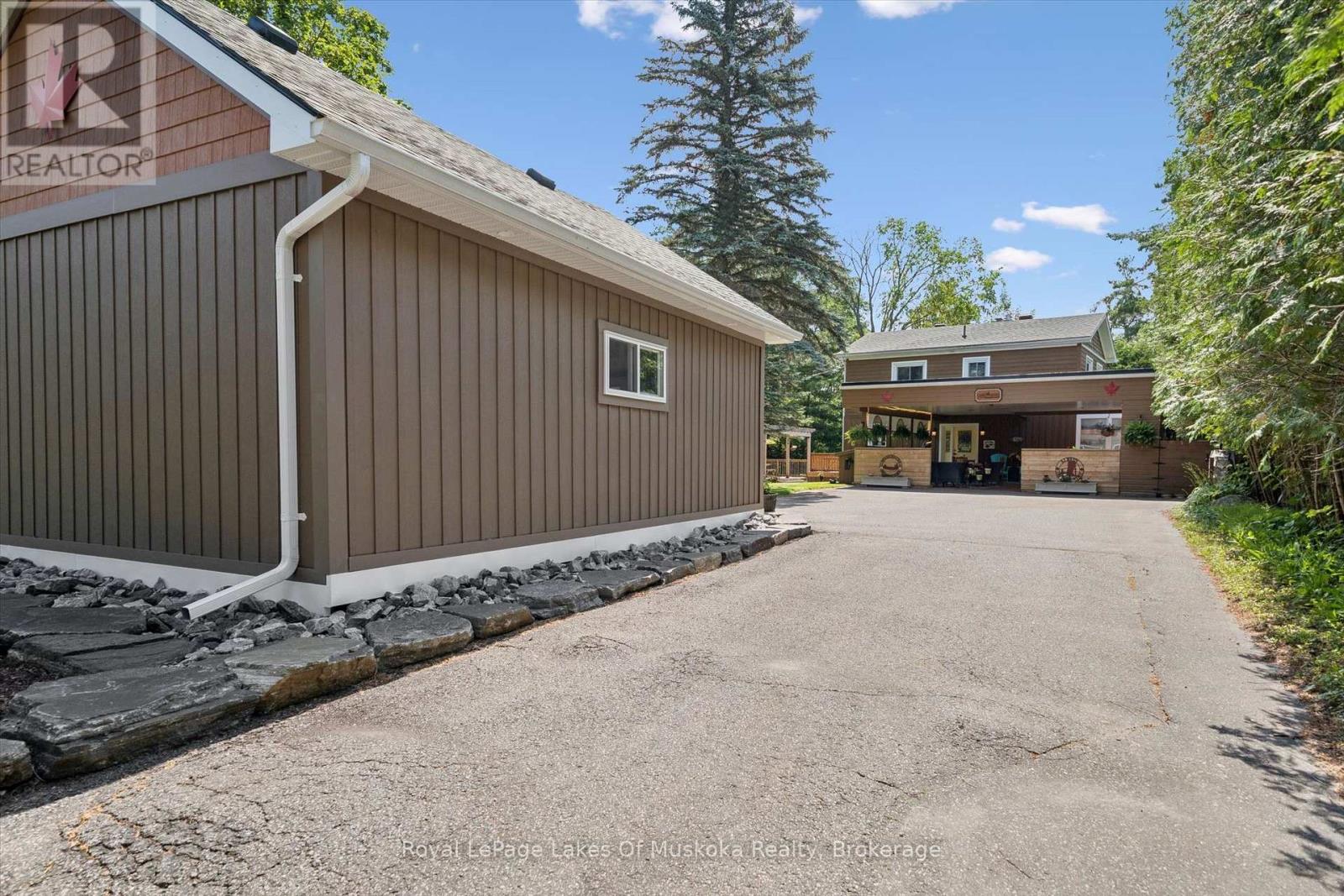 1012 Grey Street, Muskoka Lakes, Ontario  P0C 1A0 - Photo 3 - X13542050