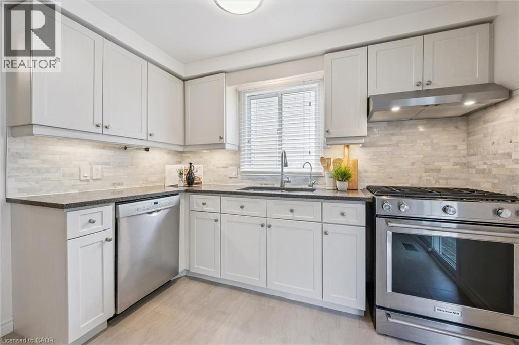 261 Newport Place, Waterloo, Ontario  N2T 2B4 - Photo 13 - 40846629