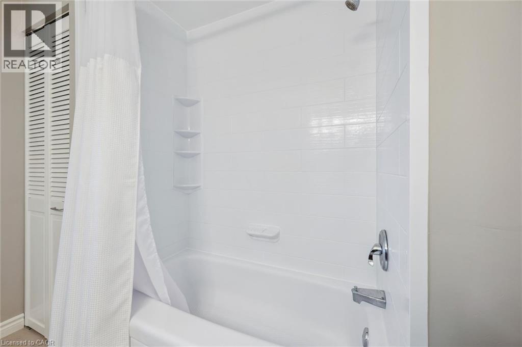 261 Newport Place, Waterloo, Ontario  N2T 2B4 - Photo 22 - 40846629