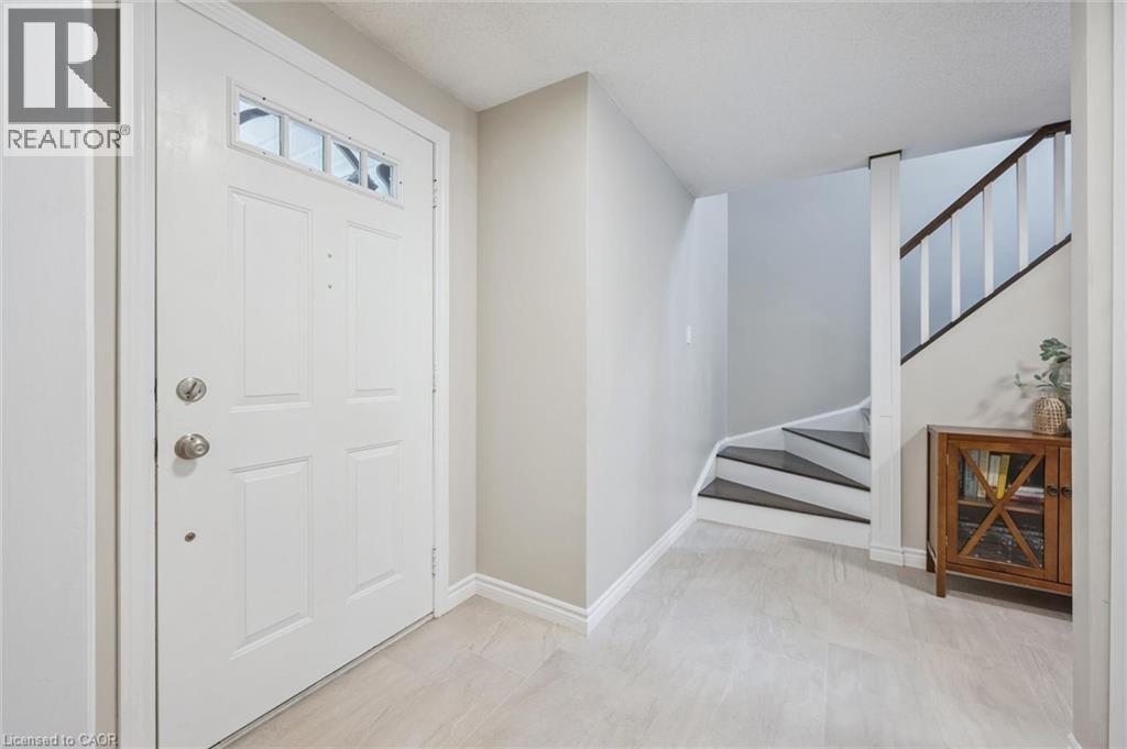 261 Newport Place, Waterloo, Ontario  N2T 2B4 - Photo 5 - 40846629