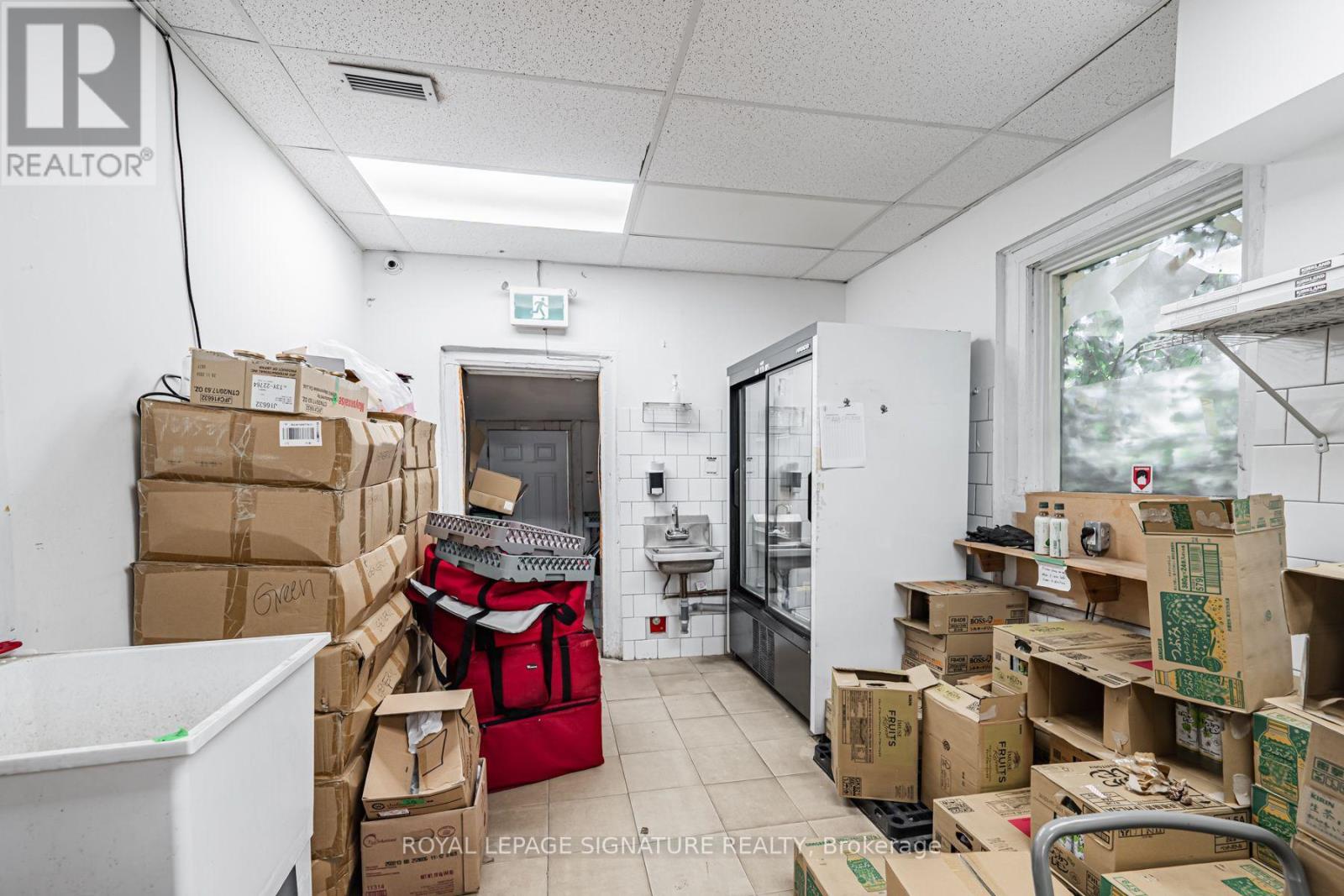 13 Baldwin Street, Toronto, Ontario  M5T 1L1 - Photo 14 - C13542192