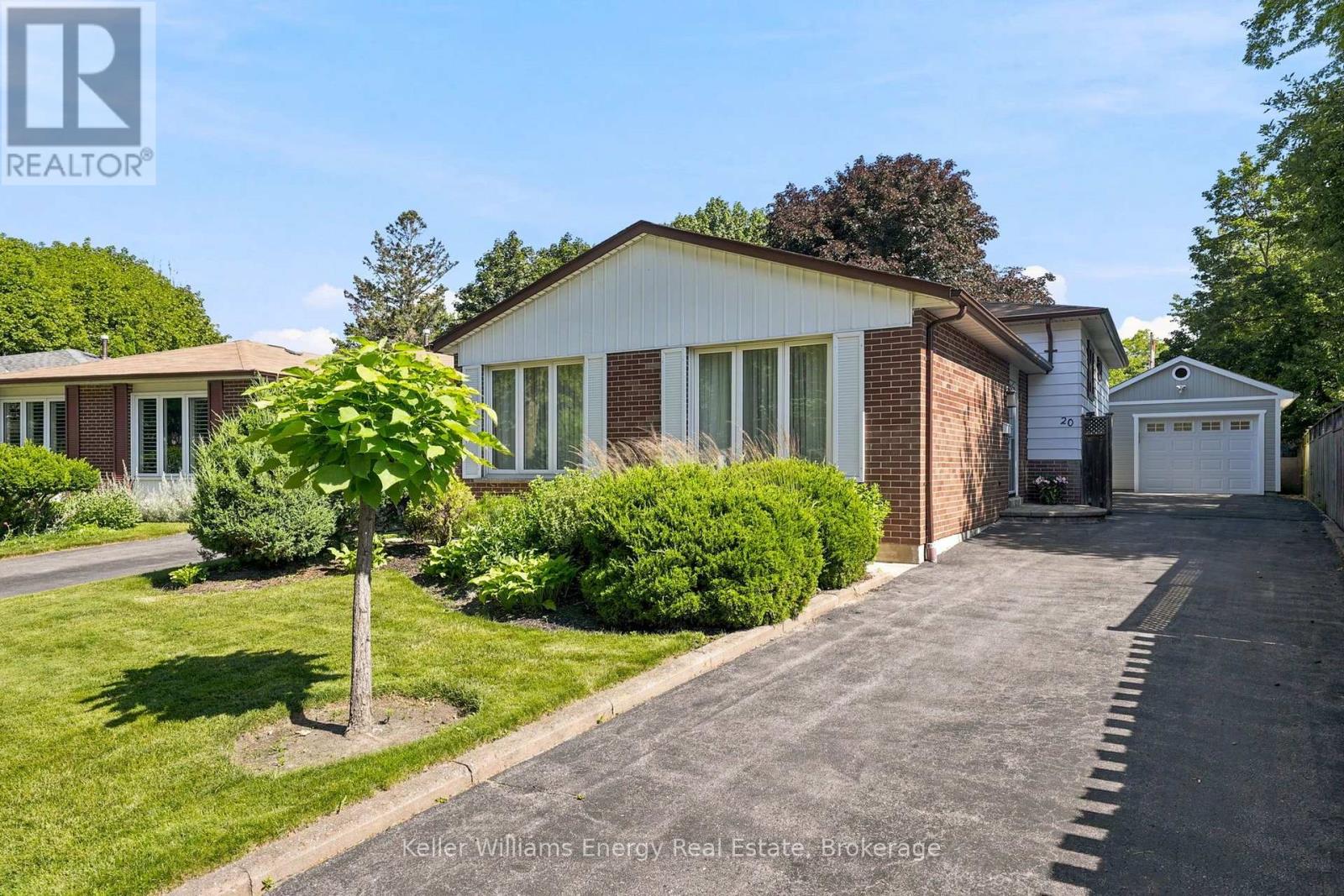 20 PROUD GROVE, Toronto (Malvern)