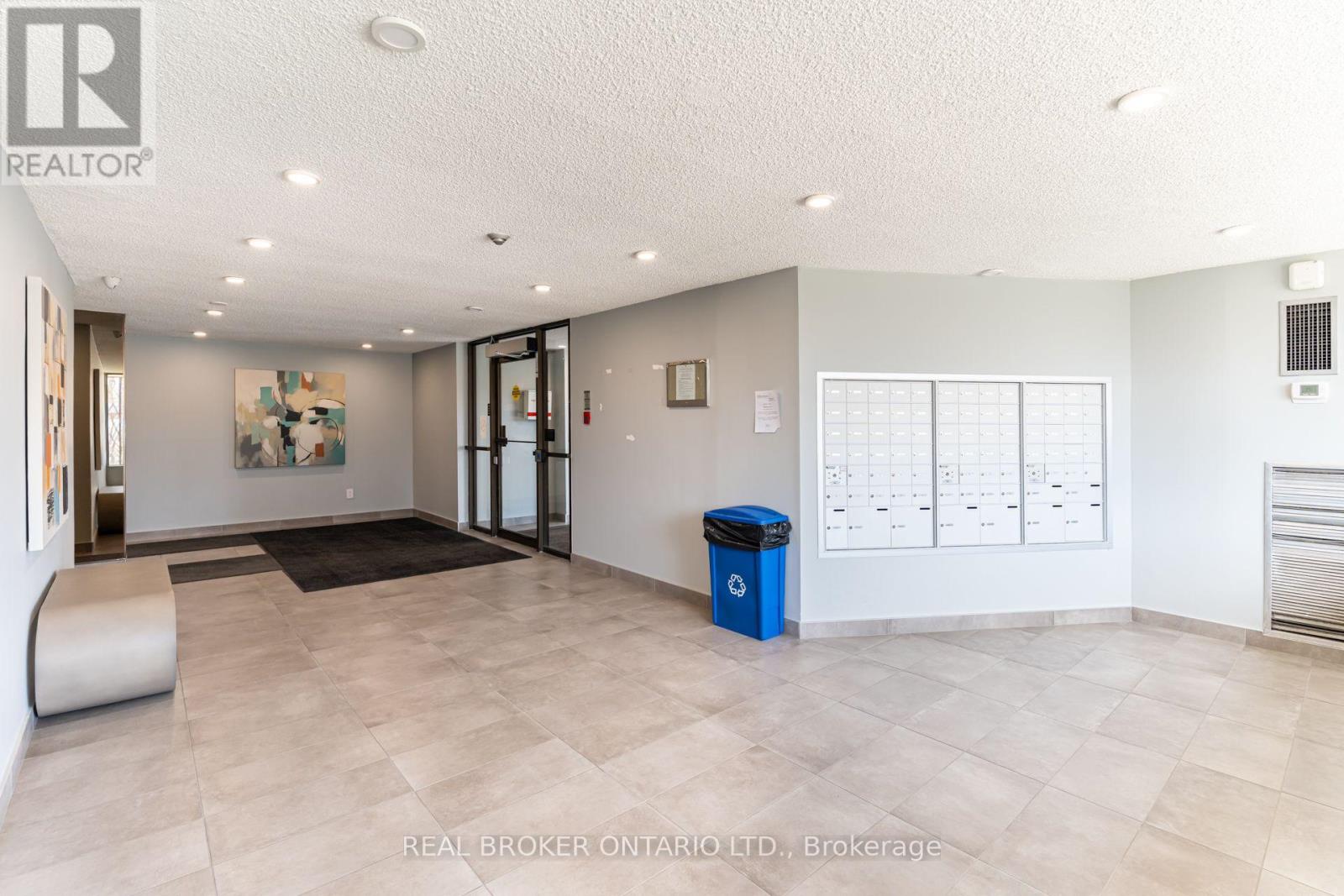 402 - 4060 Lawrence Avenue E, Toronto, Ontario  M1E 4V4 - Photo 3 - E13542146