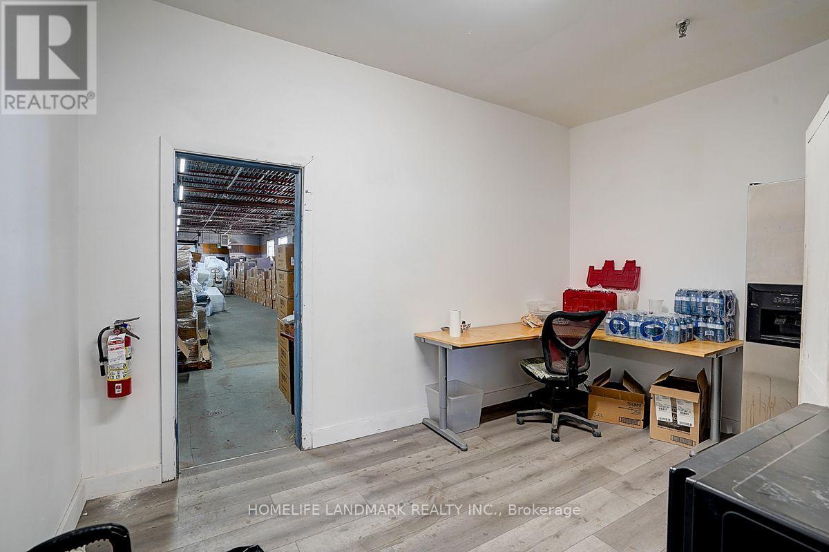 1820 Midland Avenue, Toronto, Ontario M1P 3C2 - Photo 7 - E13542164