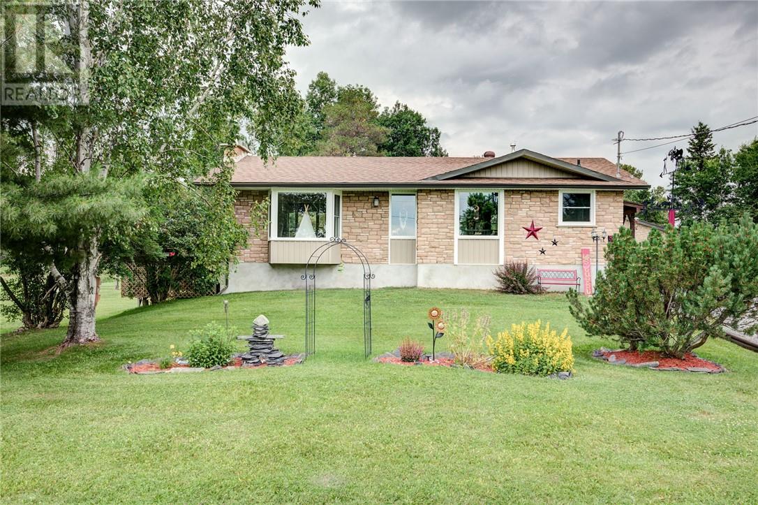 374 Seguin, Chelmsford, Ontario  P0M 1L0 - Photo 1 - 2129114
