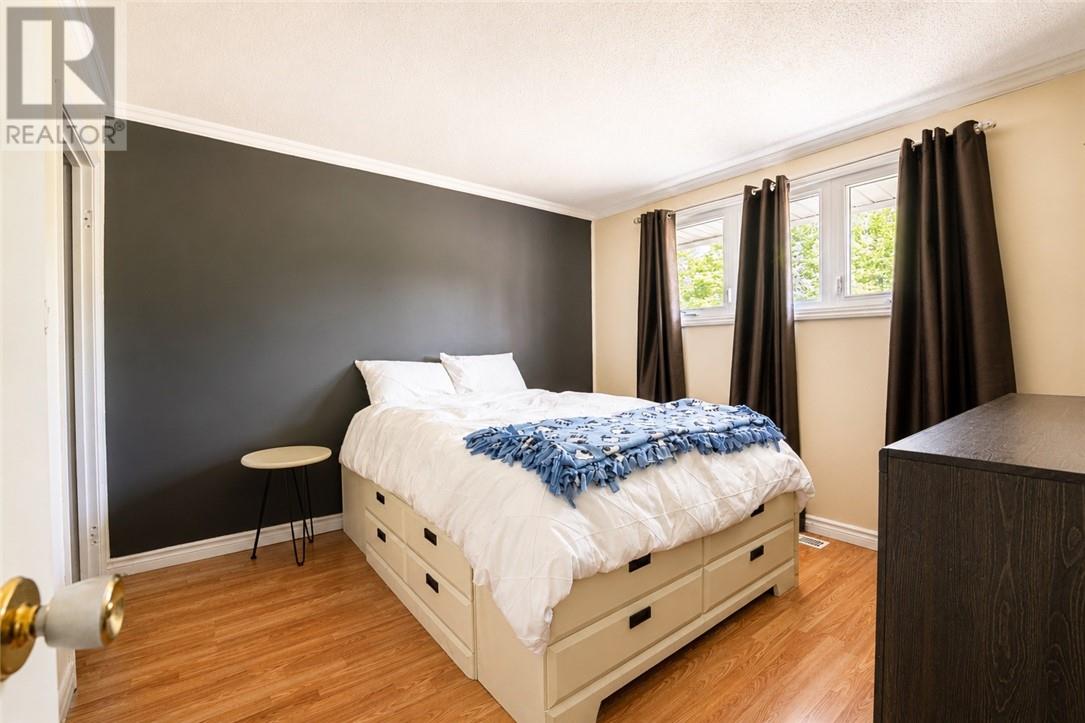 1883 Courtland, Greater Sudbury, Ontario  P3A 4B9 - Photo 16 - 2129007