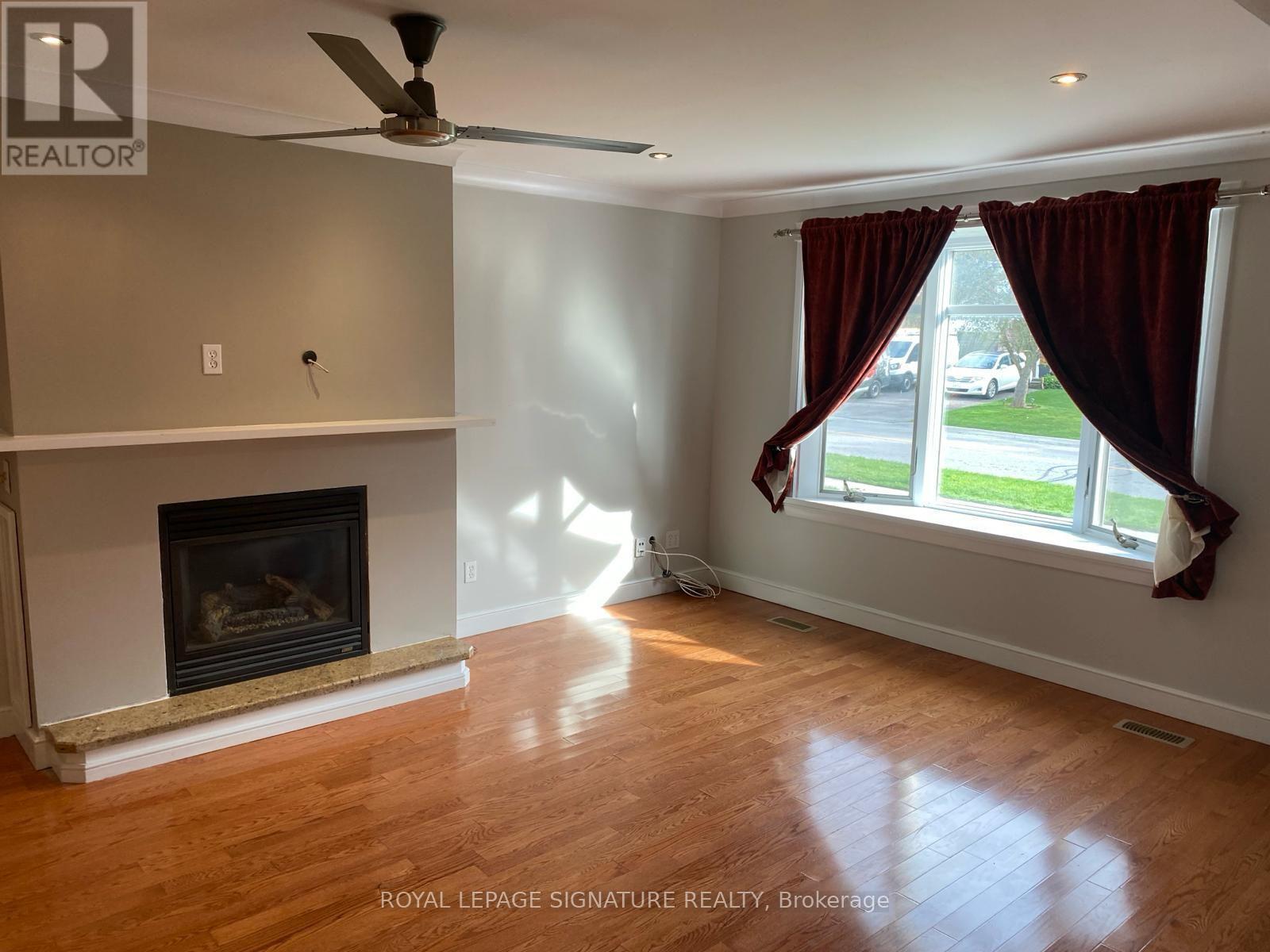 459 Dixon Boulevard, Newmarket, Ontario  L3Y 5C9 - Photo 3 - N13542156