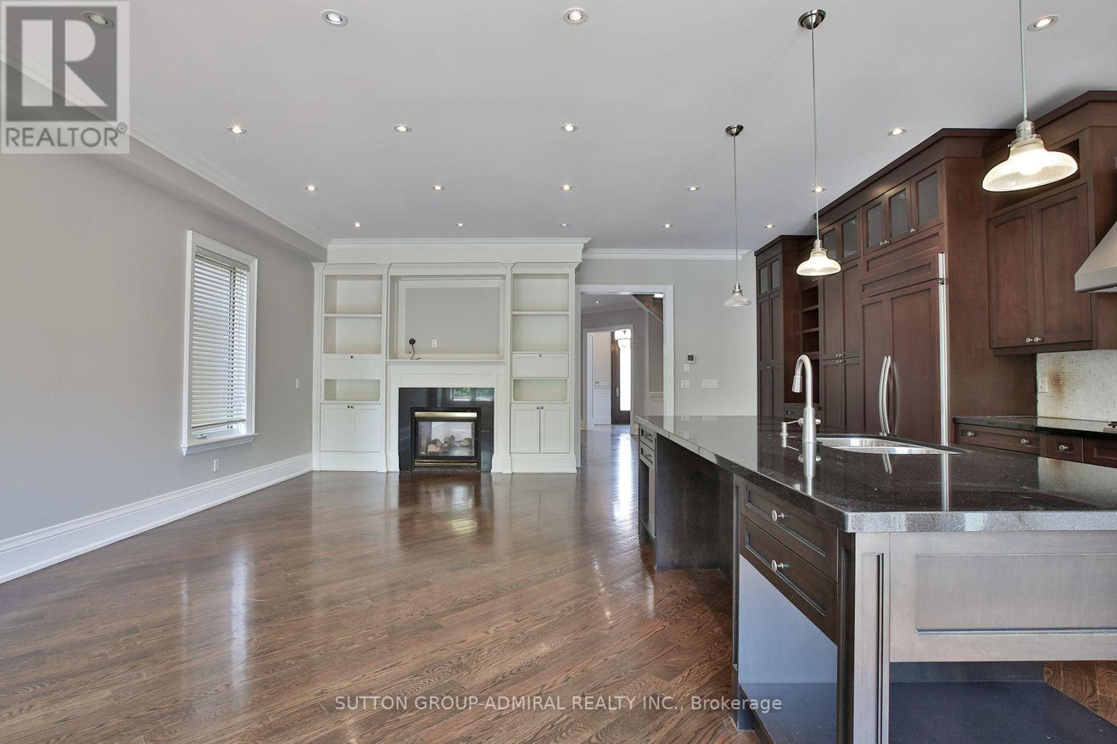 21 Dunblaine Avenue, Toronto, Ontario  M5M 2R6 - Photo 12 - C13075912
