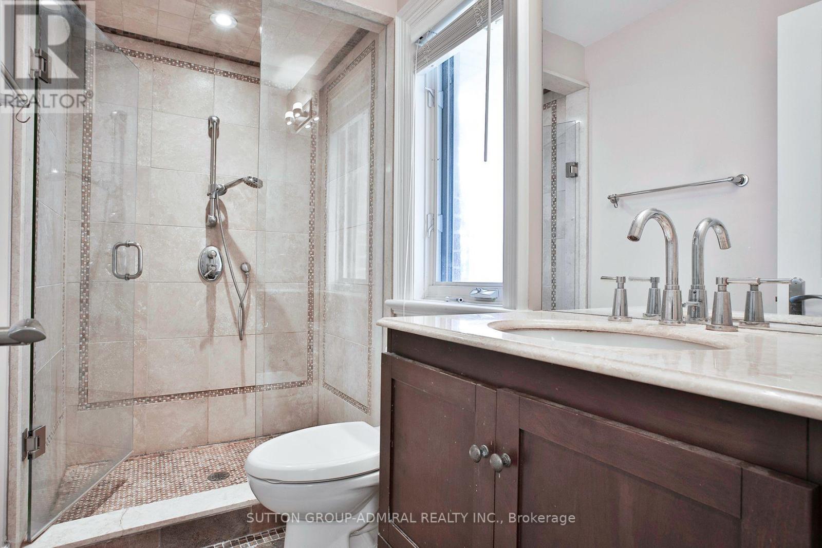 21 Dunblaine Avenue, Toronto, Ontario  M5M 2R6 - Photo 22 - C13075912