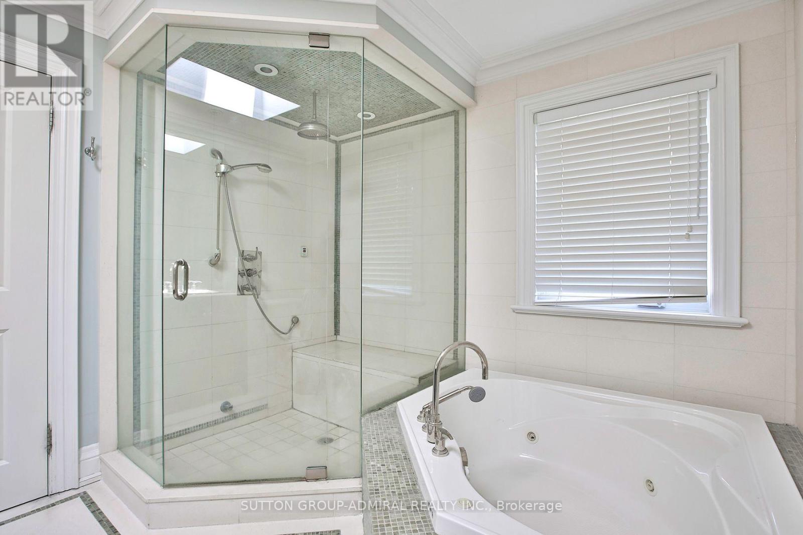 21 Dunblaine Avenue, Toronto, Ontario  M5M 2R6 - Photo 19 - C13075912