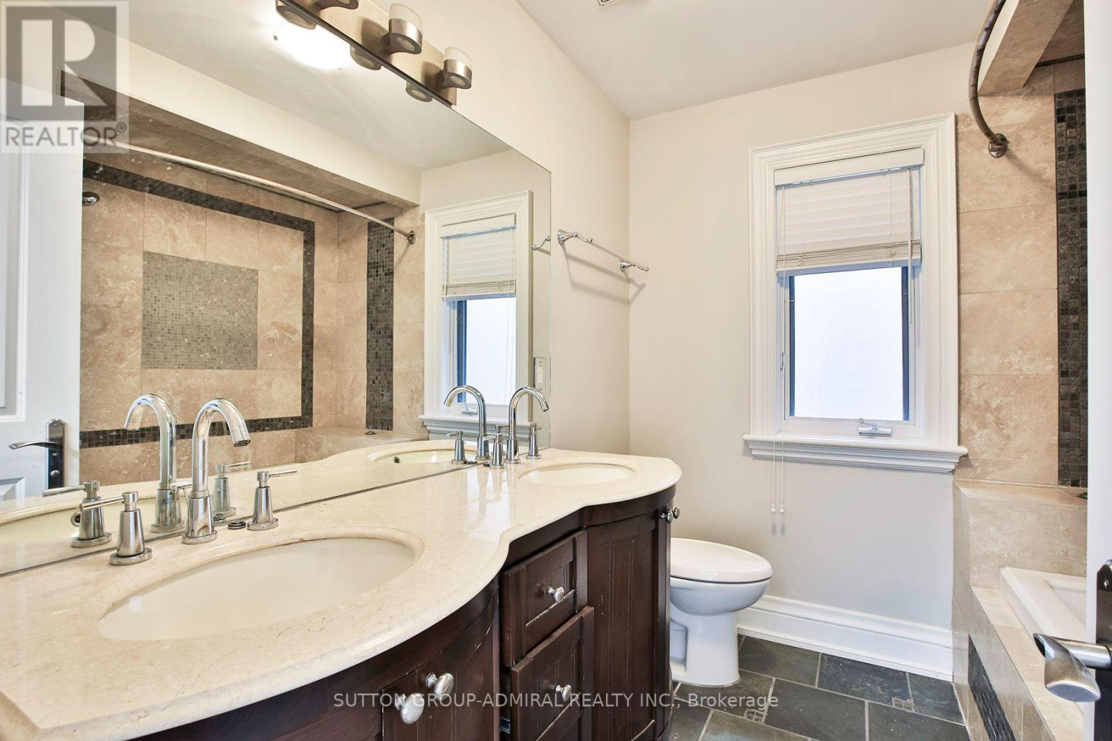 21 Dunblaine Avenue, Toronto, Ontario  M5M 2R6 - Photo 27 - C13075912