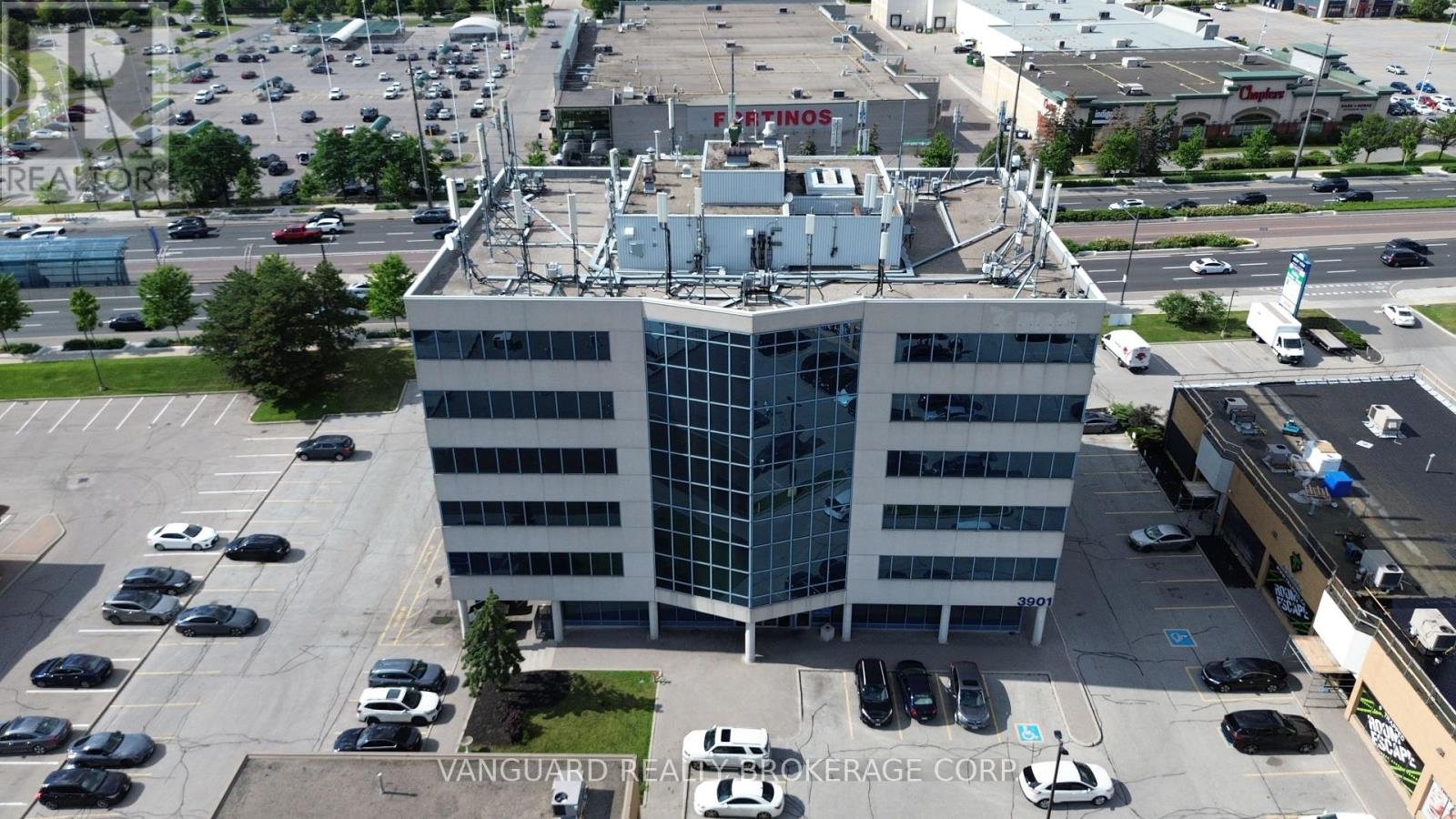 402 - 3901 HIGHWAY 7, Vaughan, Ontario