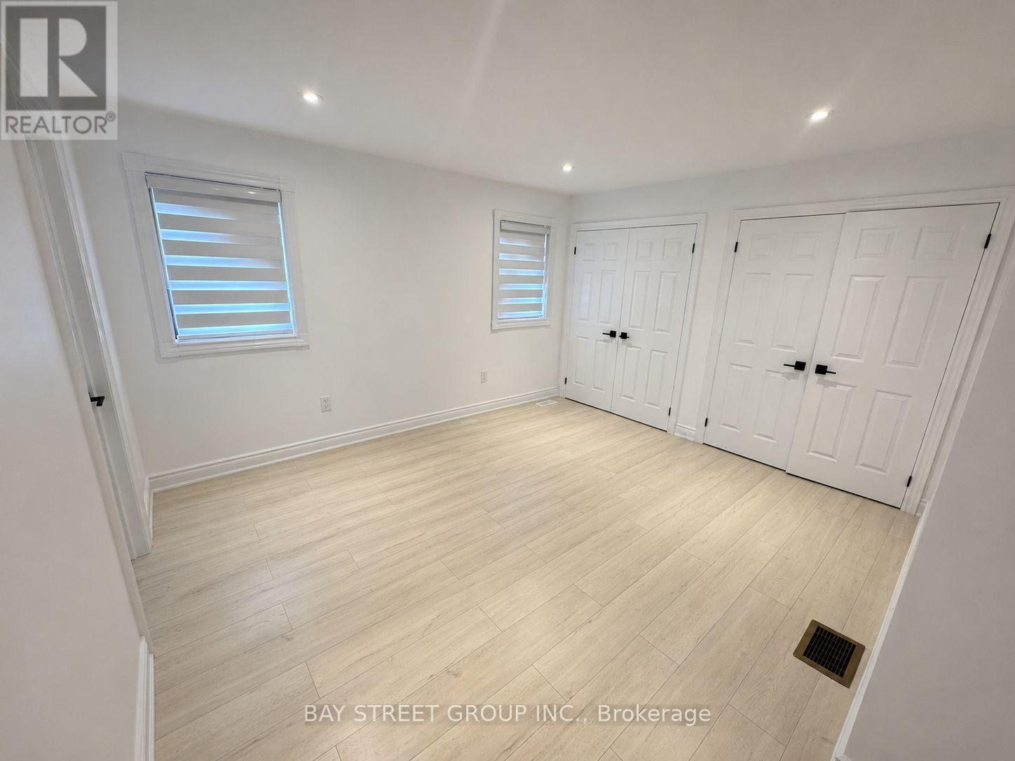 12 Majesty Boulevard, Barrie, Ontario  L4M 7K3 - Photo 5 - S13529124