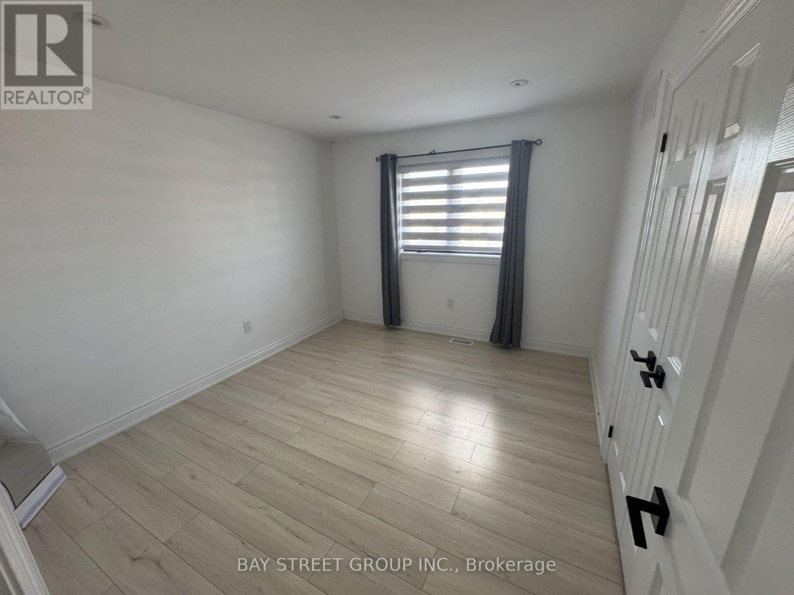 12 Majesty Boulevard, Barrie, Ontario  L4M 7K3 - Photo 6 - S13529124