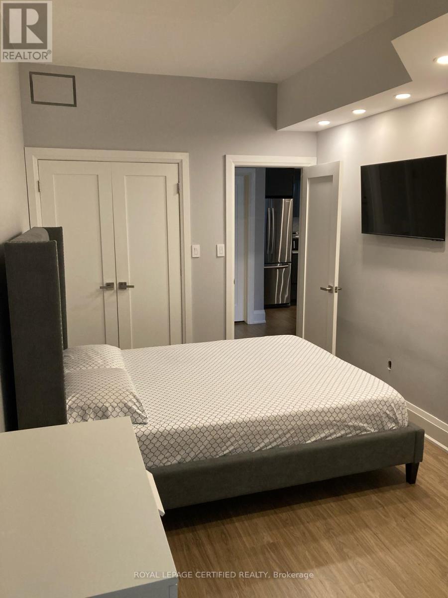 9 - 605 Shoreline Drive, Mississauga, Ontario  L5B 4K5 - Photo 2 - W13535370