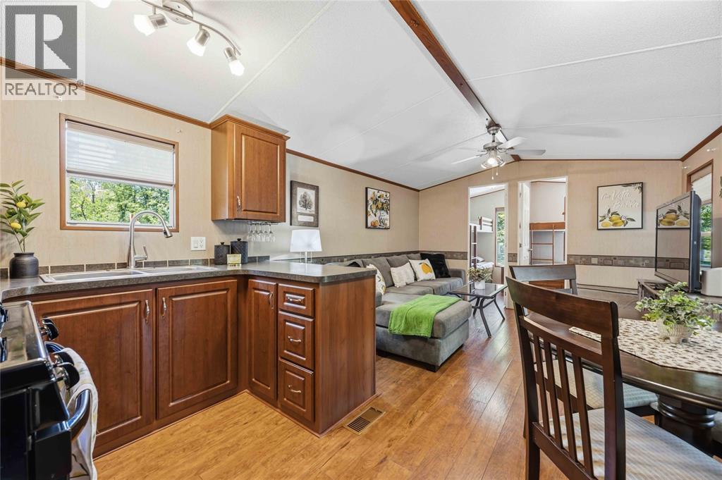 9338 West Ipperwash Road West Unit# J52, Lambton Shores photo 6