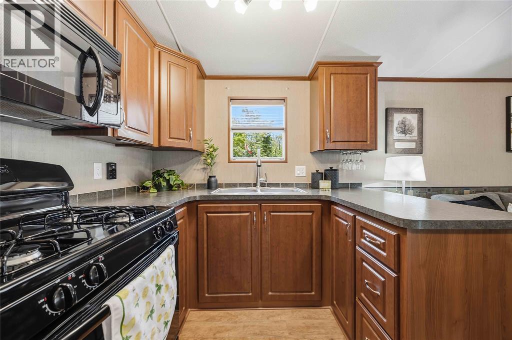 9338 West Ipperwash Road West Unit# J52, Lambton Shores photo 7