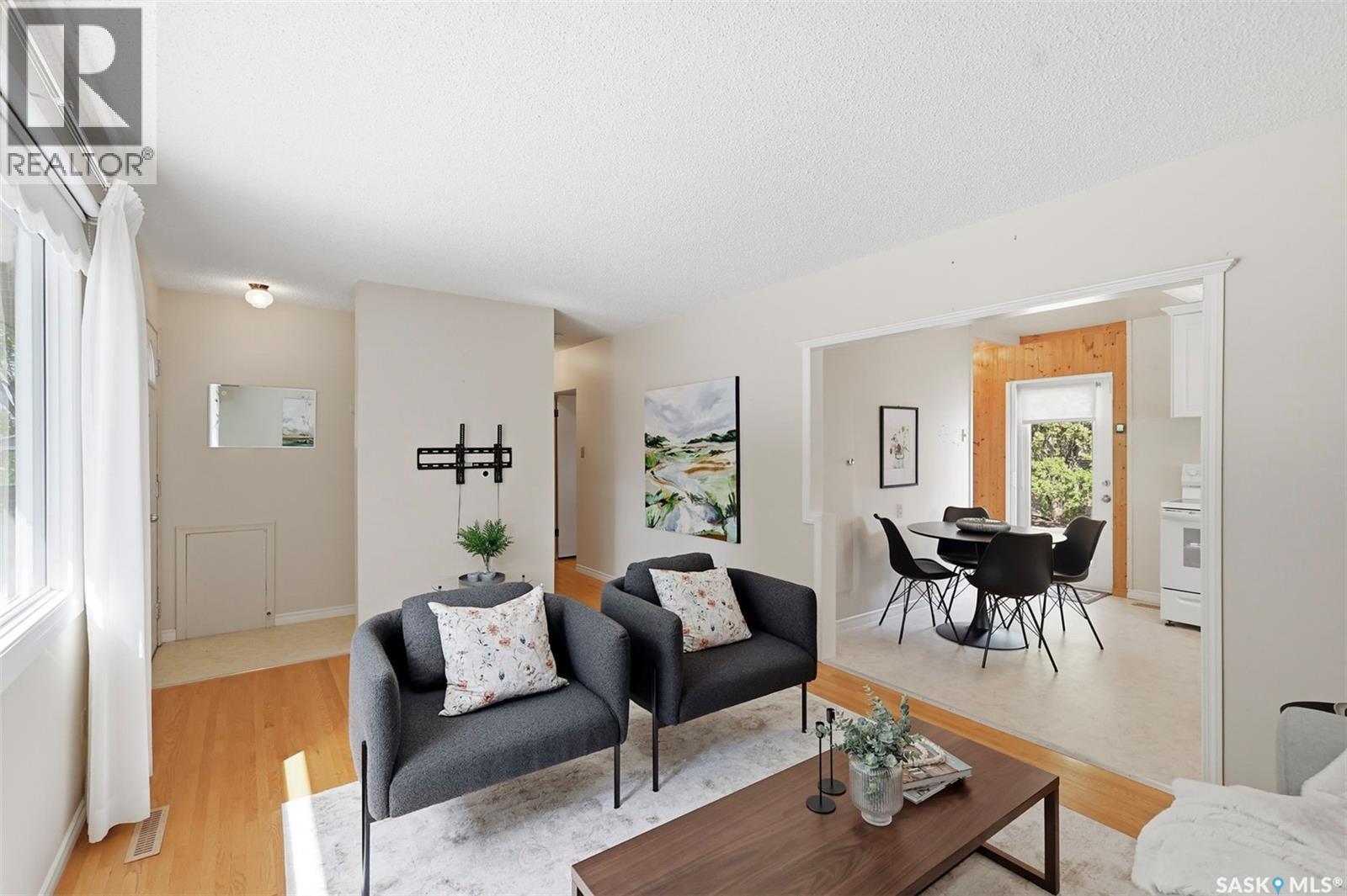 908 X Avenue N, Saskatoon, Saskatchewan  S7L 3K4 - Photo 3 - SK041961