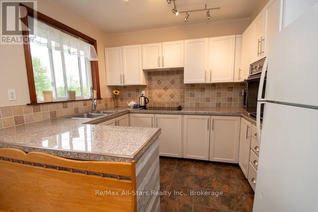 421 Ogemah Road S, Kawartha Lakes, Ontario  K0M 2C0 - Photo 16 - X13497388
