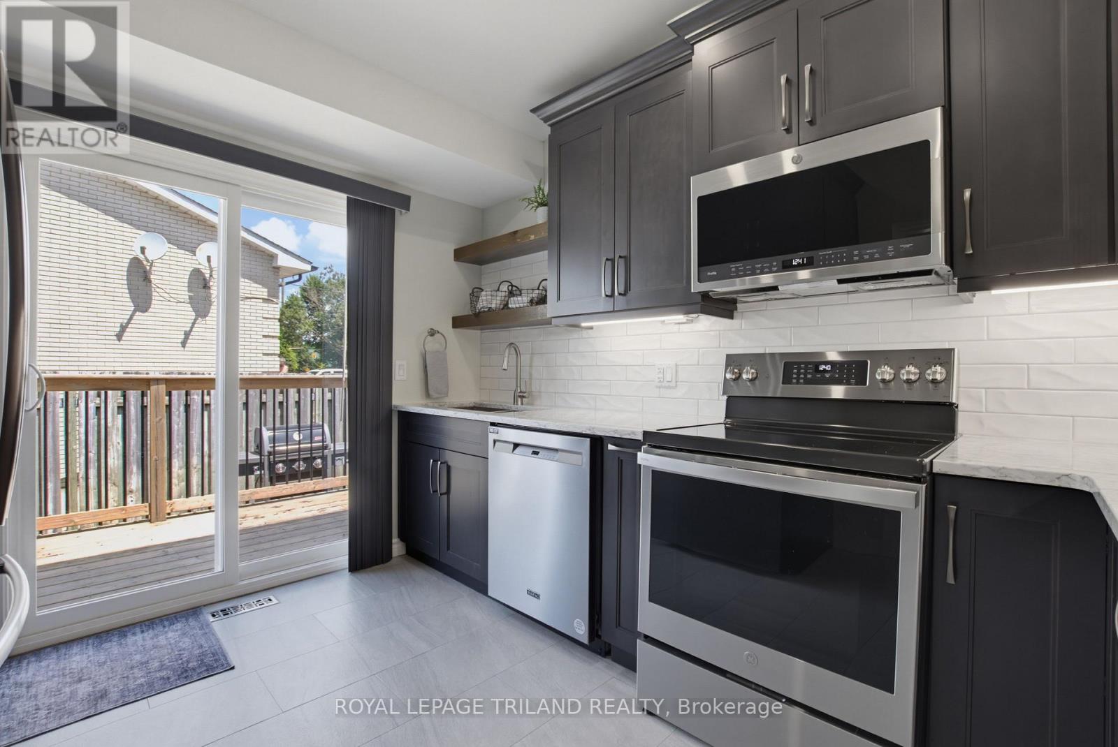 71 Joyce Street, St. Thomas, Ontario  N5P 3M3 - Photo 3 - X13542464