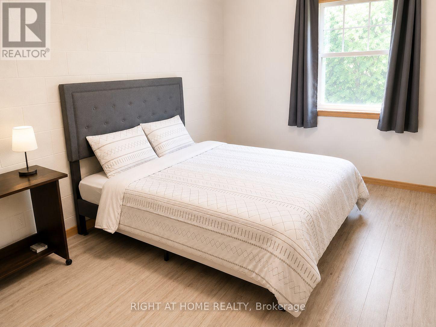 911 California Avenue, Windsor, Ontario  N9B 2Z5 - Photo 4 - X13542566