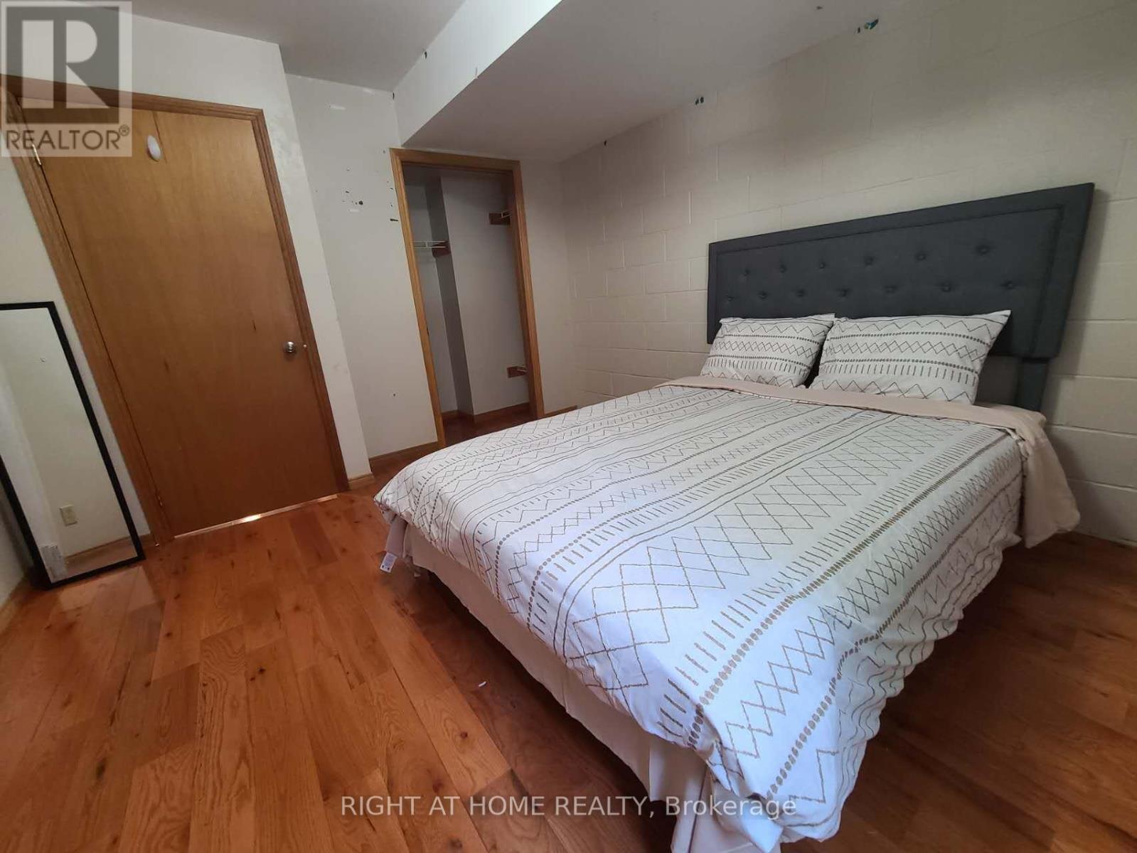 911 California Avenue, Windsor, Ontario  N9B 2Z5 - Photo 5 - X13542566