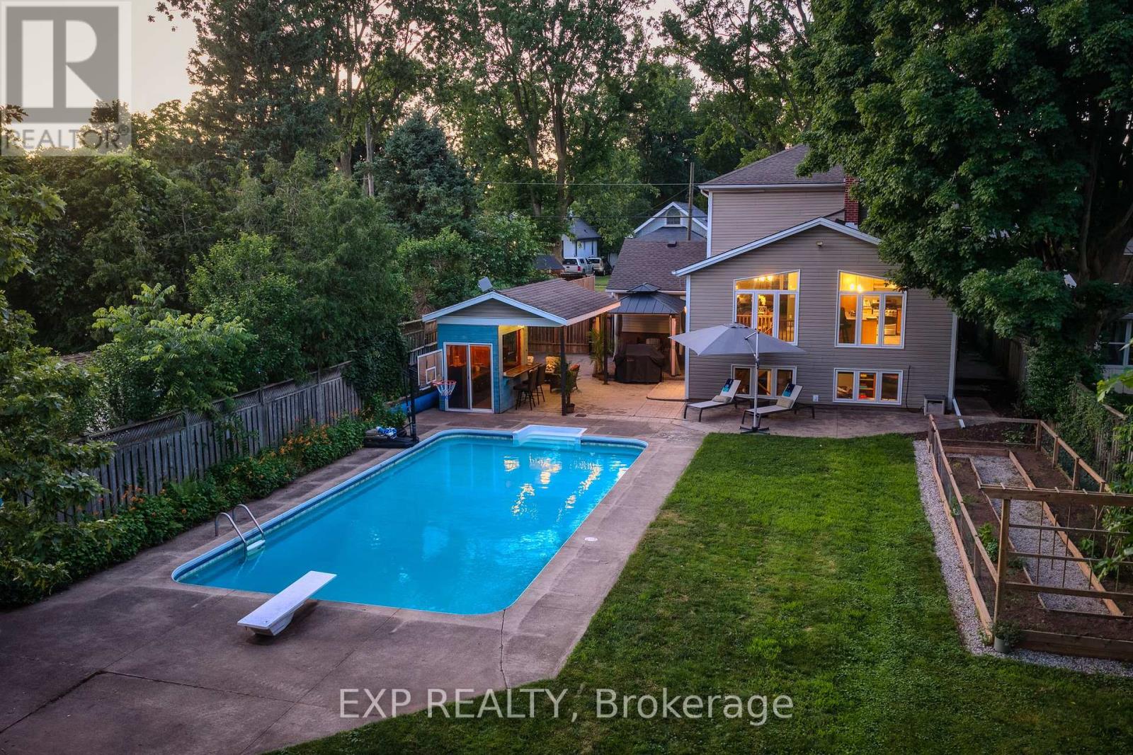6276 Stamford Green Drive, Niagara Falls (Stamford), Ontario  L2J 1T3 - Photo 1 - X13542430
