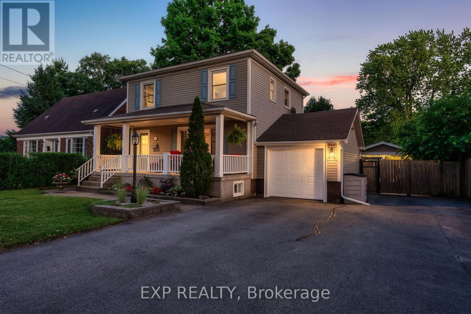 6276 Stamford Green Drive, Niagara Falls (Stamford), Ontario  L2J 1T3 - Photo 2 - X13542430