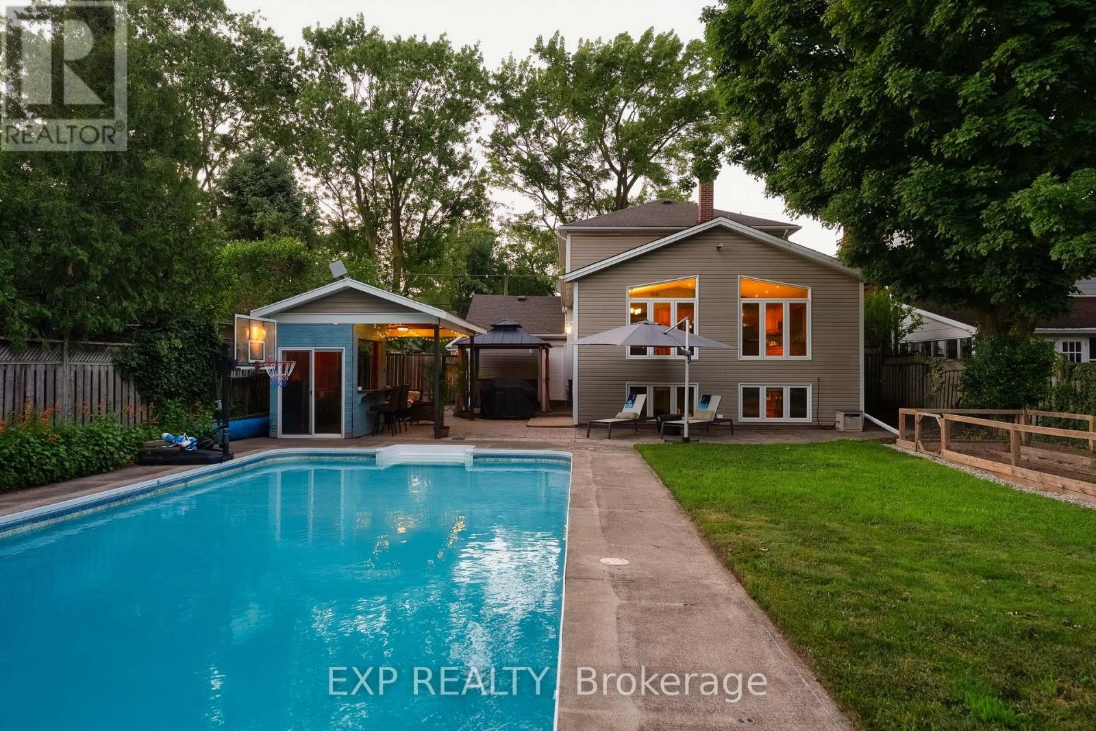 6276 Stamford Green Drive, Niagara Falls (Stamford), Ontario  L2J 1T3 - Photo 3 - X13542430