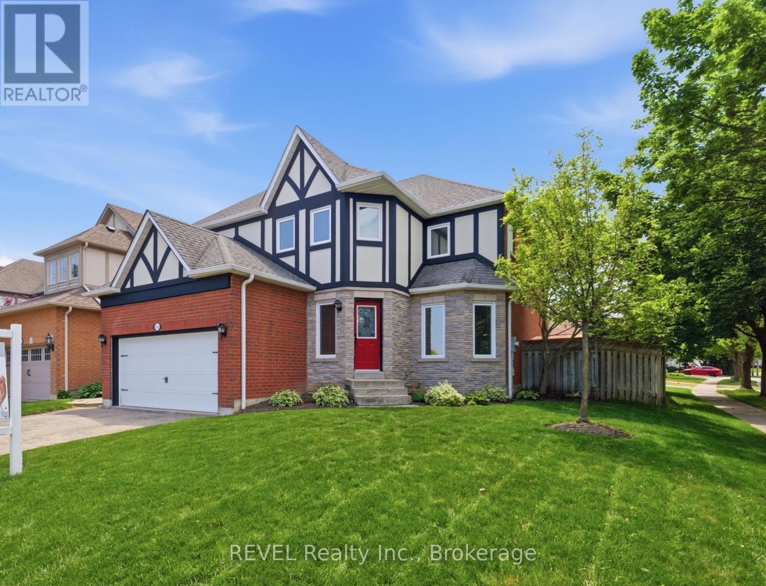 150 FALLINGBROOK STREET, Whitby, Ontario