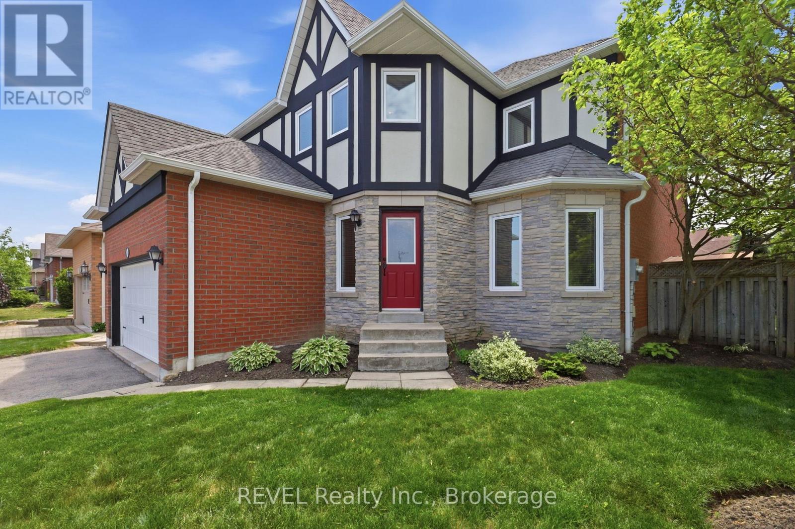 150 Fallingbrook Street, Whitby, Ontario  L1R 2G2 - Photo 2 - E13542382