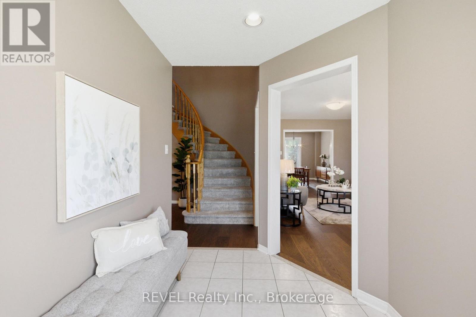 150 Fallingbrook Street, Whitby, Ontario  L1R 2G2 - Photo 4 - E13542382