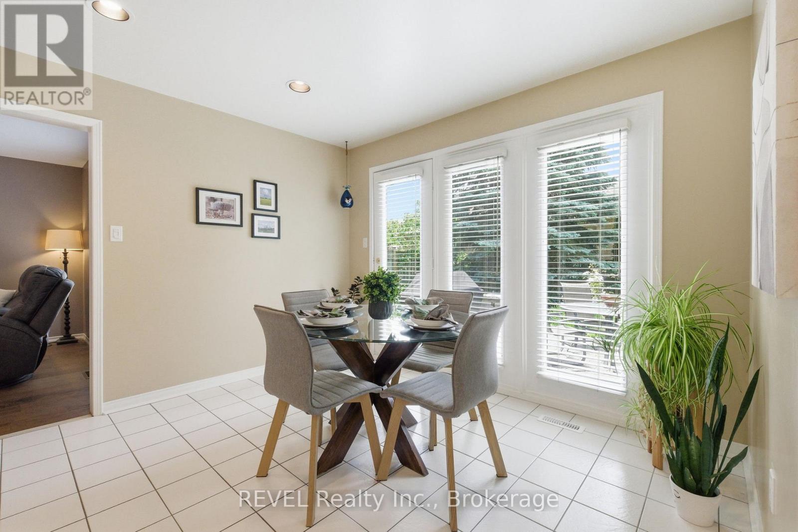 150 Fallingbrook Street, Whitby, Ontario  L1R 2G2 - Photo 9 - E13542382