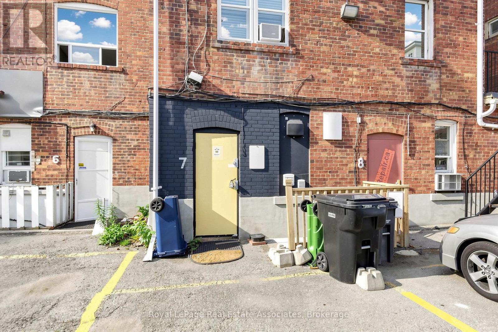 2107 Yonge Street, Toronto, Ontario M4S 2A4 - Photo 11 - C13542384