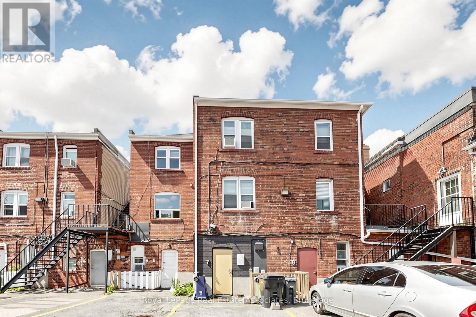 2107 Yonge Street, Toronto, Ontario M4S 2A4 - Photo 9 - C13542384