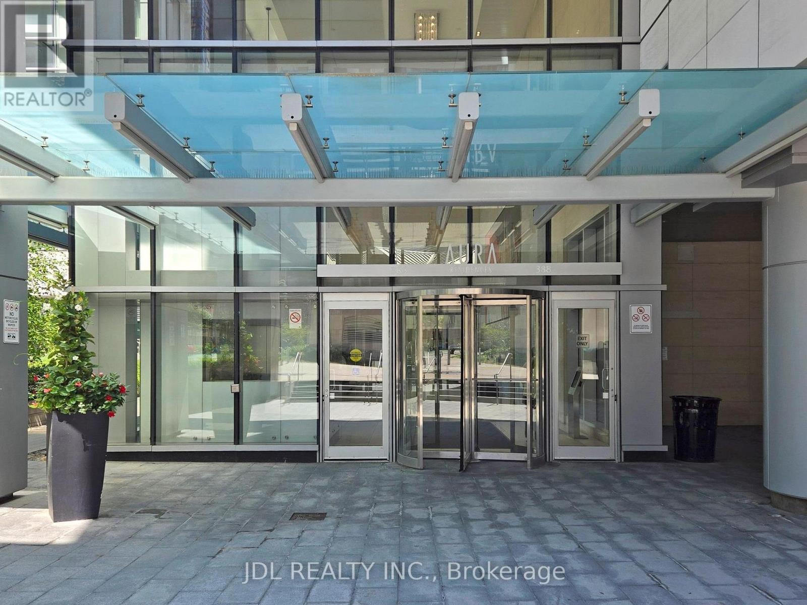 1813 - 386 Yonge Street, Toronto, Ontario  M5B 0A5 - Photo 3 - C13542446