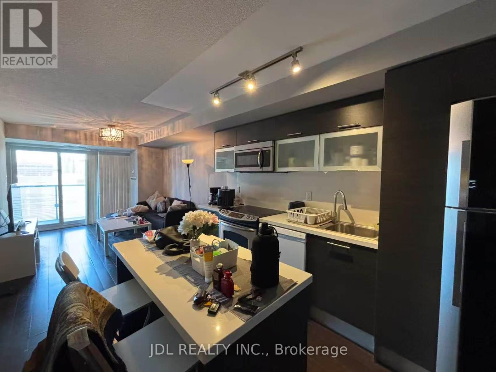 1813 - 386 Yonge Street, Toronto, Ontario  M5B 0A5 - Photo 5 - C13542446