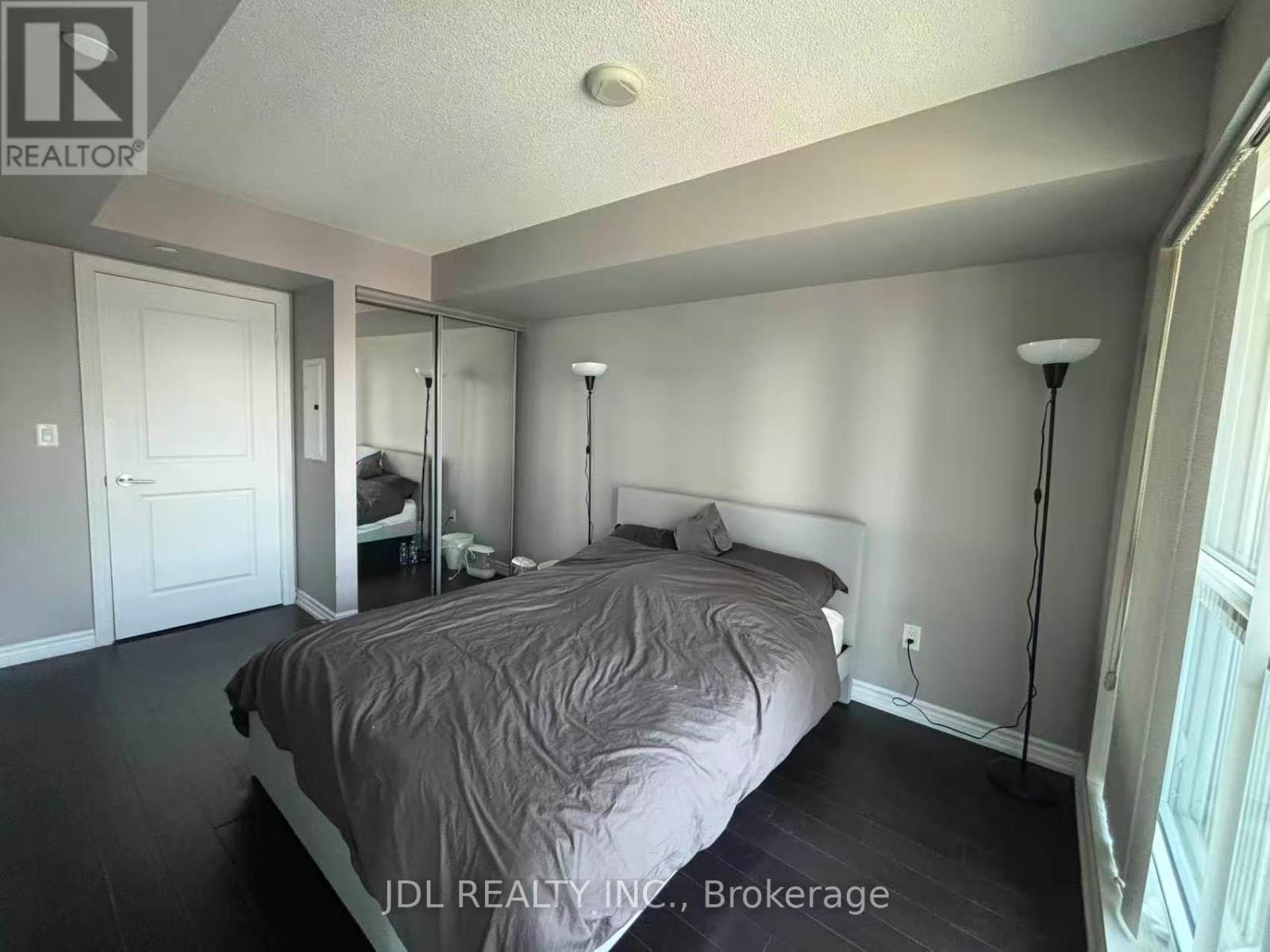 1813 - 386 Yonge Street, Toronto, Ontario  M5B 0A5 - Photo 7 - C13542446