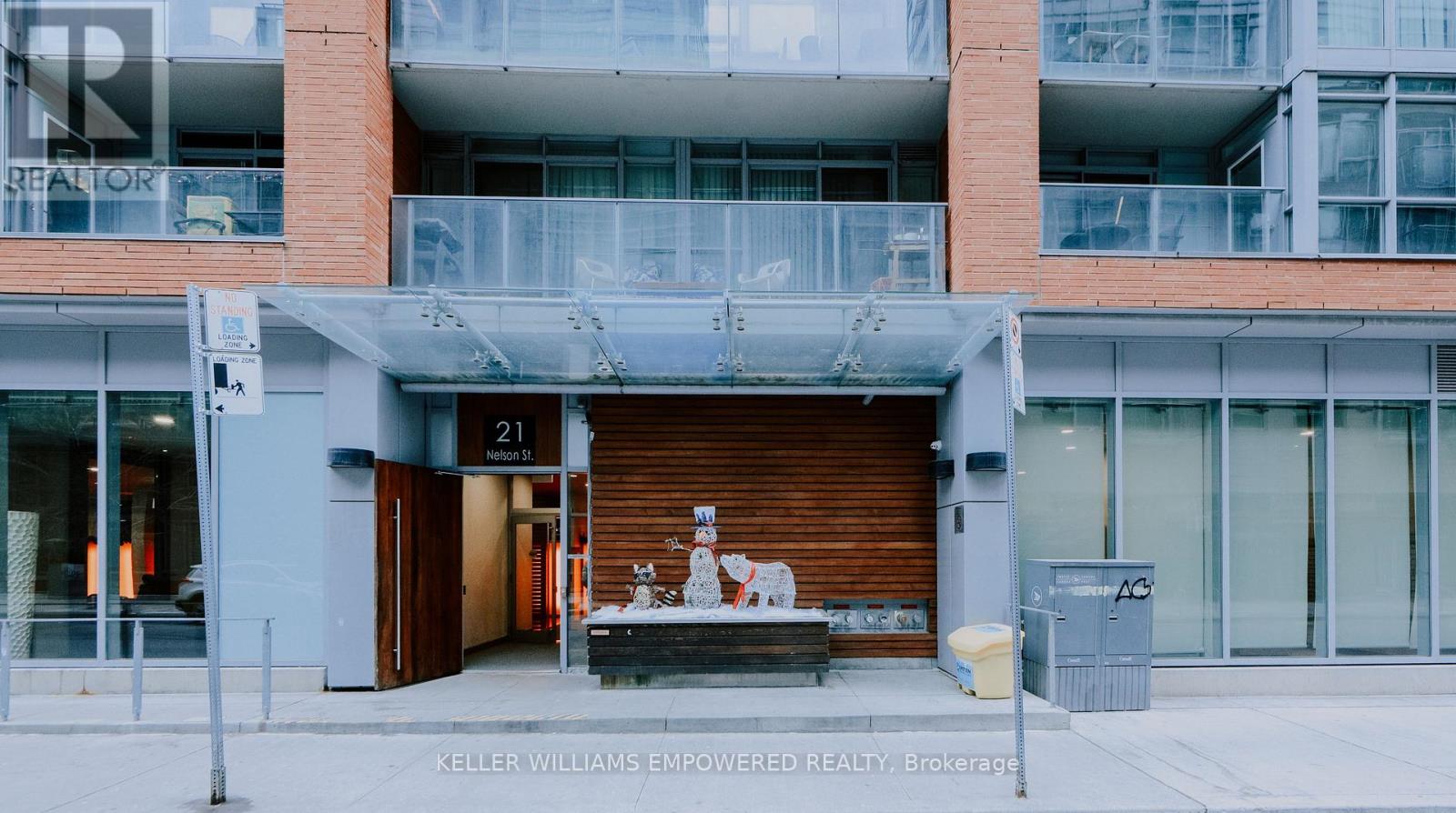 221 - 21 Nelson Street, Toronto, Ontario M5V 3H9 - Photo 1 - C13542630