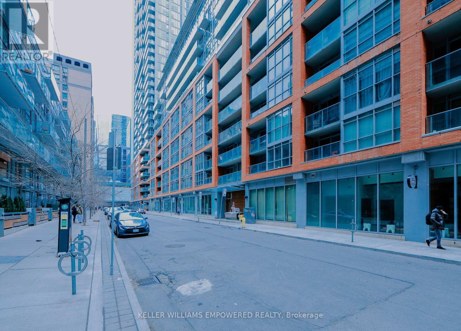 221 - 21 Nelson Street, Toronto, Ontario M5V 3H9 - Photo 2 - C13542630
