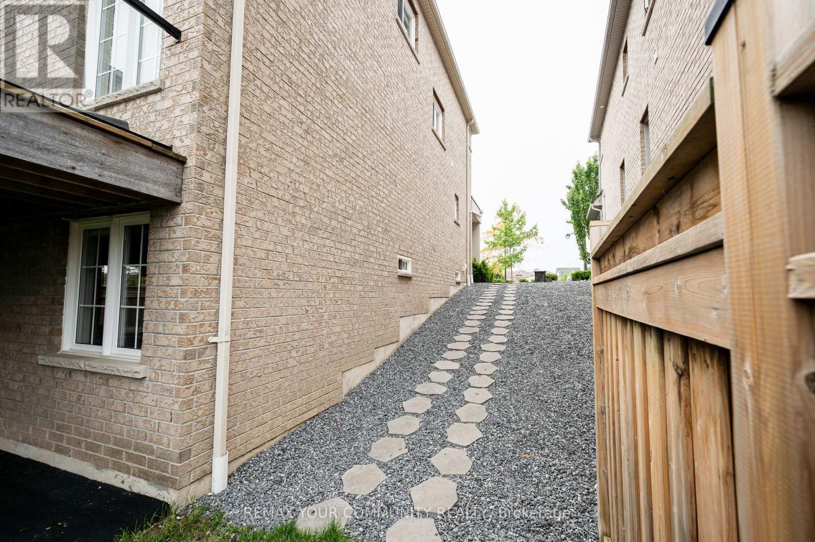 Lower - 176 Aishford Road, Bradford West Gwillimbury, Ontario L3Z 0P4 - Photo 3 - N13542438