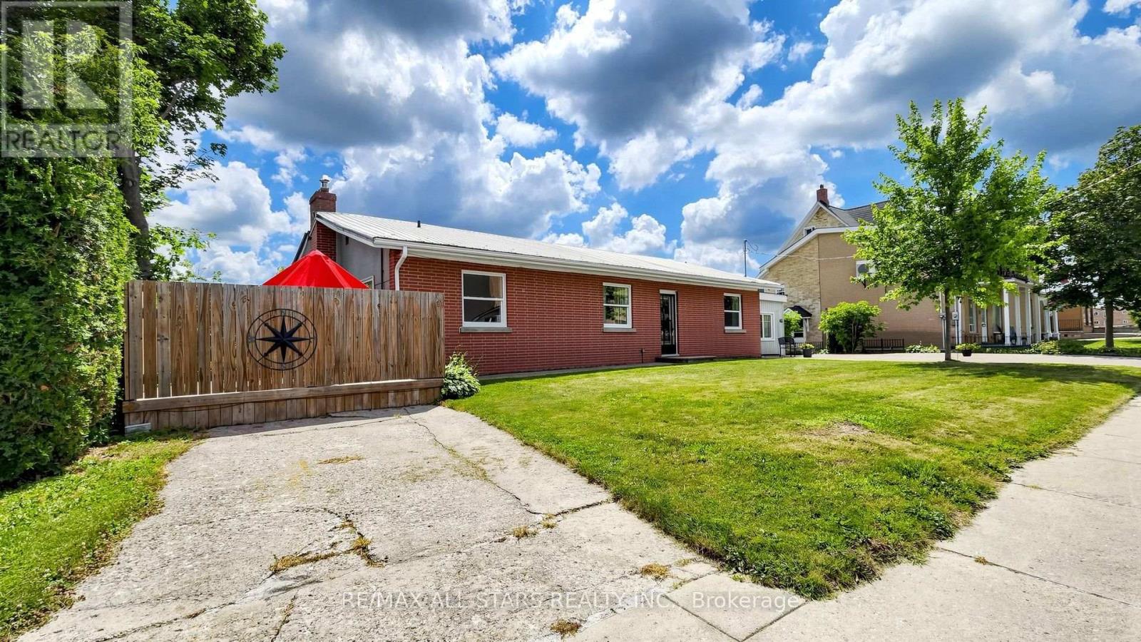 43 Toronto Street N, Uxbridge, Ontario L9P 1E6 - Photo 2 - N13542504