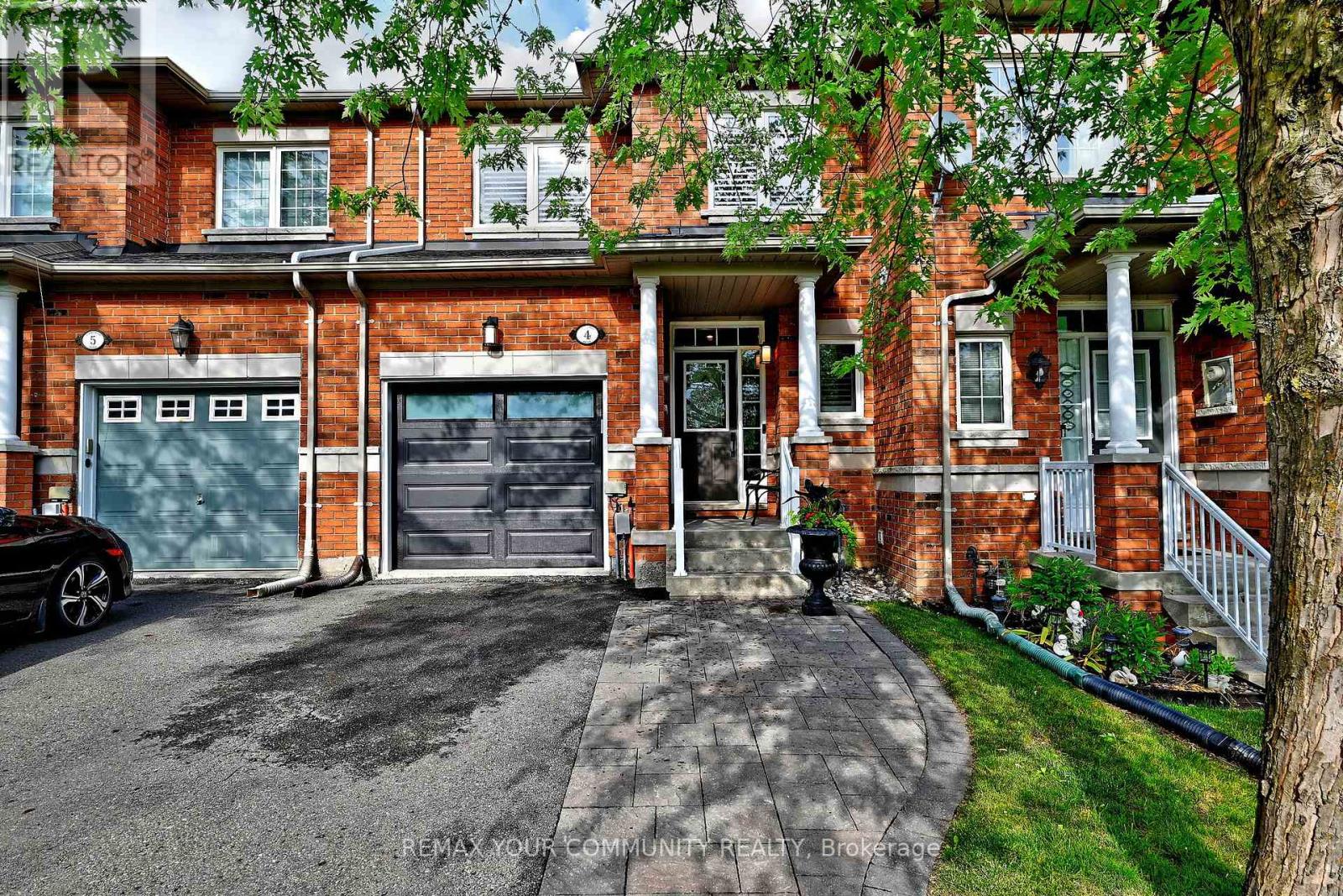4 - 8 TOWNWOOD DRIVE, Richmond Hill (Jefferson)
