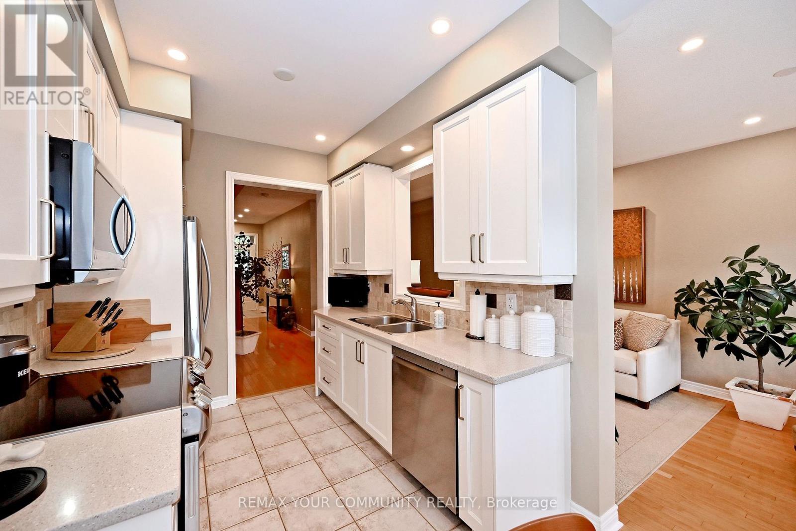 4 - 8 Townwood Drive, Richmond Hill, Ontario L4E 4X9 - Photo 17 - N13542508