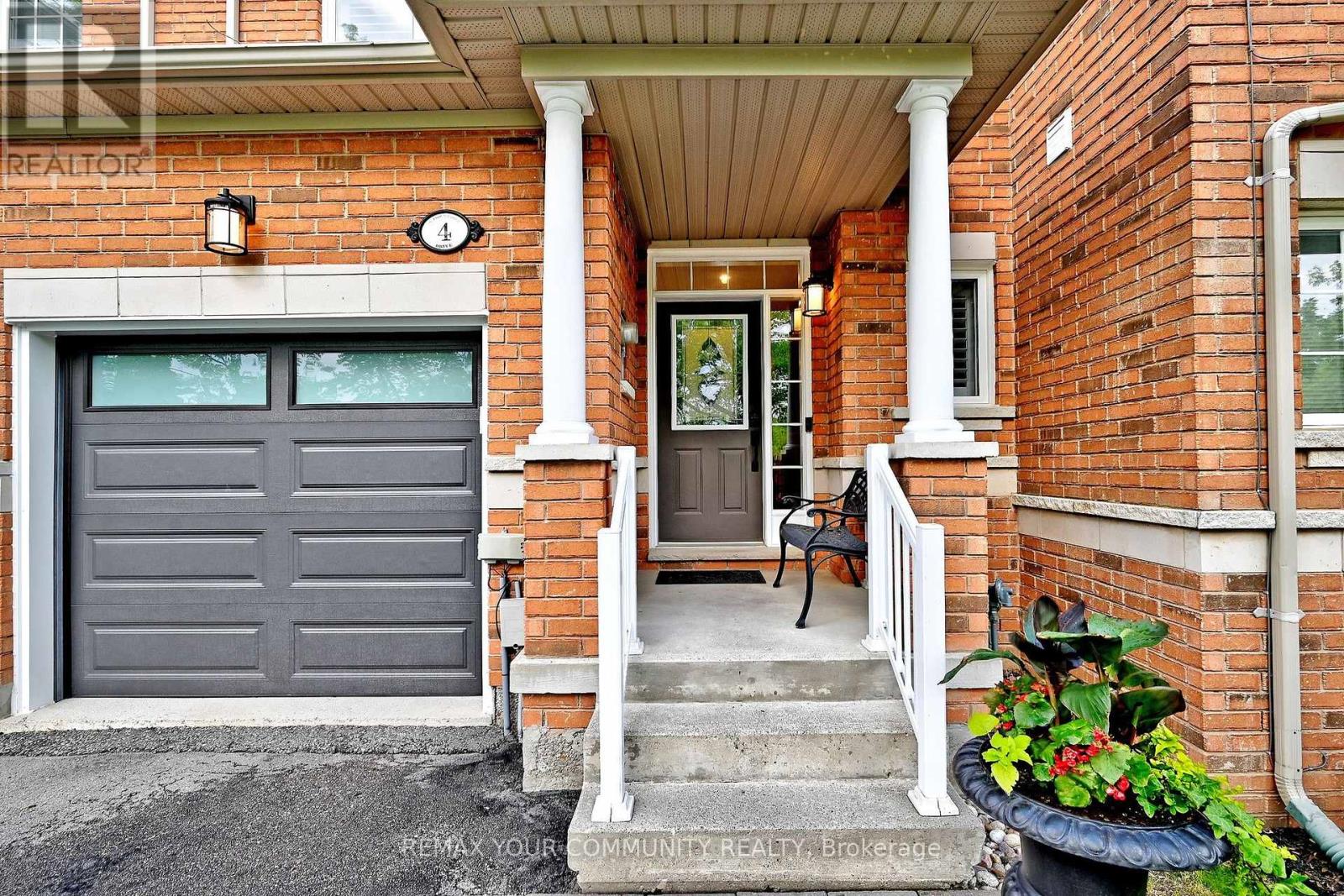 4 - 8 Townwood Drive, Richmond Hill, Ontario L4E 4X9 - Photo 2 - N13542508