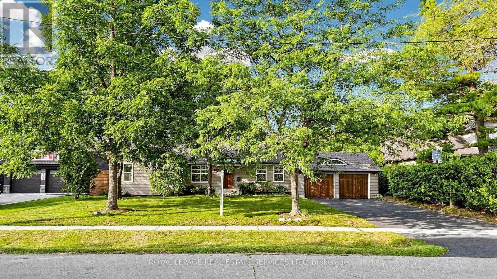 255 Oakwood Crescent, Oakville, Ontario L6K 3M7 - Photo 3 - W13542292