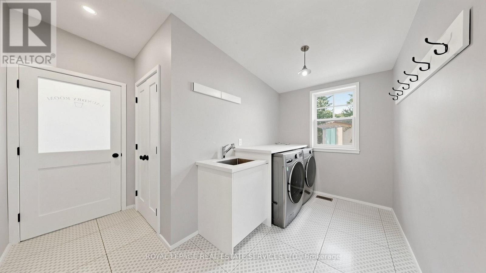255 Oakwood Crescent, Oakville, Ontario L6K 3M7 - Photo 39 - W13542292