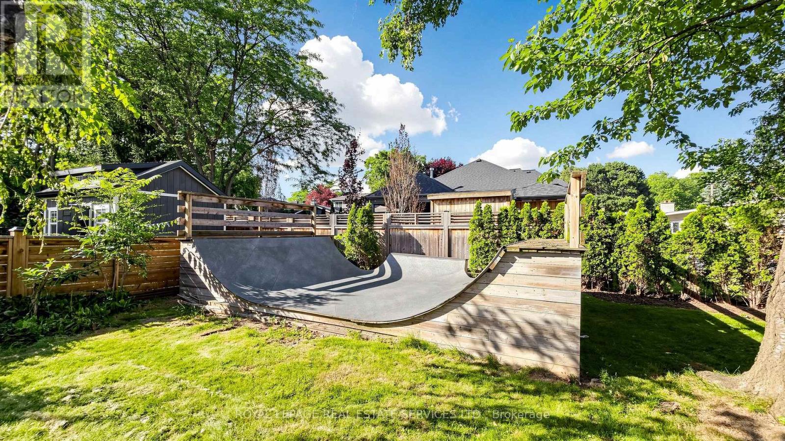 255 Oakwood Crescent, Oakville, Ontario L6K 3M7 - Photo 42 - W13542292